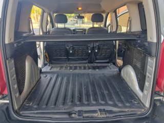 Peugeot Partner año 2011 solo 176000km,  doble pue