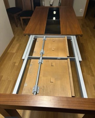 Mesa comedor extensible y sillas