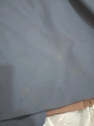 Traje chaqueta y falda azul y beige