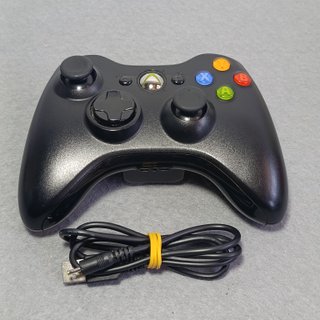 MICROSOFT XBOX 360 E 500 GB NERA + CAVI