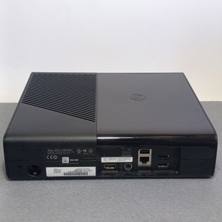MICROSOFT XBOX 360 E 500 GB NERA + CAVI