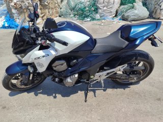 Kawasaki Z800 Naked Azul/Blanco