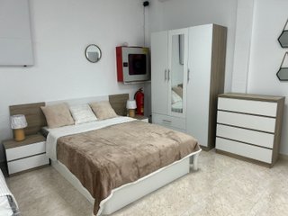 Dormitorio completo: Armario, Cómoda, Cabecero