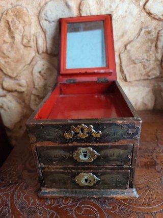 Antiguo Joyero Tocador Chino de Laca Negra y Roja