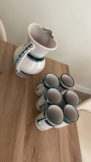 Jarra y 6 tazas de barro