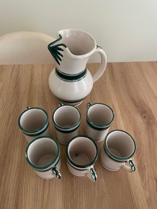 Jarra y 6 tazas de barro