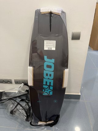 Nuova tavola da wakeboard Jobe con fodera e scarponi