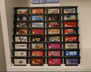 Expositor 32 cartuchos Game Boy Advance
