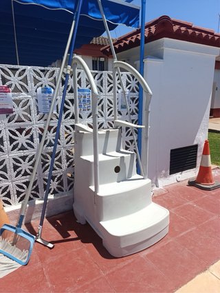Escalera Piscina Lumi-O Fácil Acceso