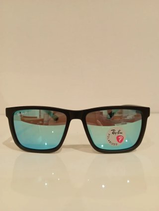 Gafas de sol negras con lentes polarizadas