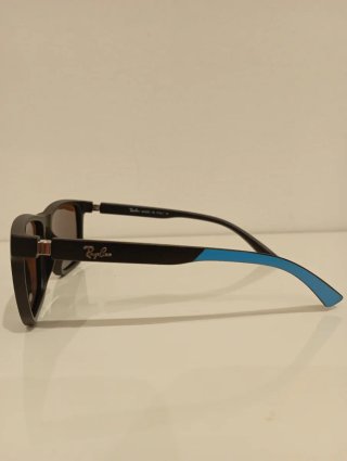 Gafas de sol negras con lentes polarizadas