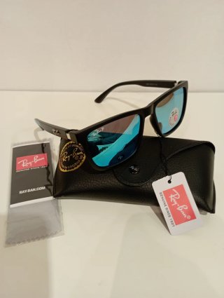Gafas de sol negras con lentes polarizadas