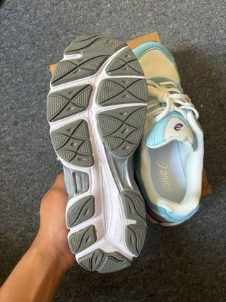 Zapatillas Asics Azul y Blanco