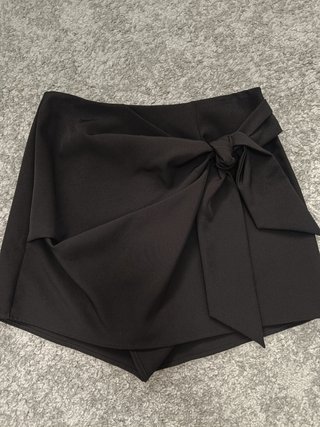 Falda pantalón negra lazo Zara