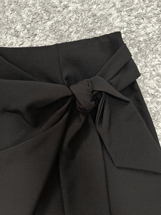 Falda pantalón negra lazo Zara