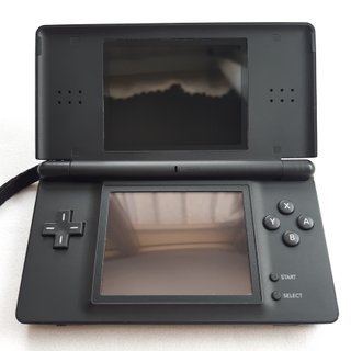 Nintendo DS Lite + accessori + altro (LEGGI)