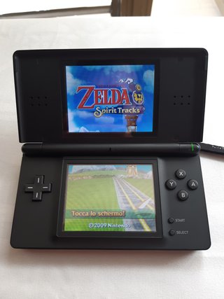 Nintendo DS Lite + accessori + altro (LEGGI)