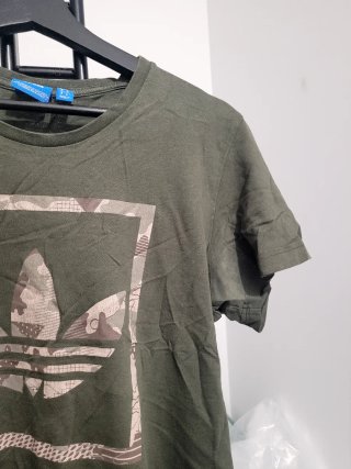 Camiseta Adidas Verde Militar Talla M