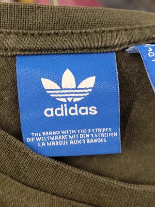 Camiseta Adidas Verde Militar Talla M