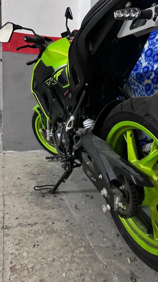 Moto Keeway 125 c.c. Naked Verde/Negra