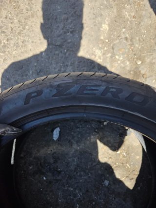 2 unidades pirelli 315/35/21/ al 80% de vida.