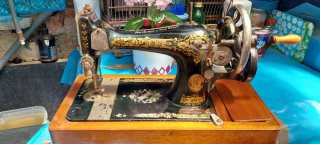 Máquina de coser Singer antigua