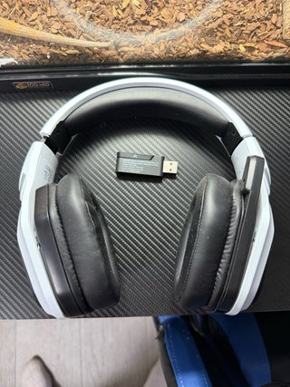 PS5 Slim 1TB + Mando + Cascos