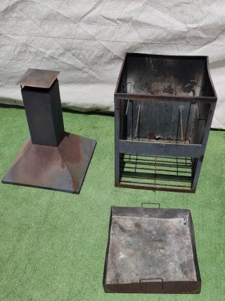 Barbacoa tipo chimenea metálica