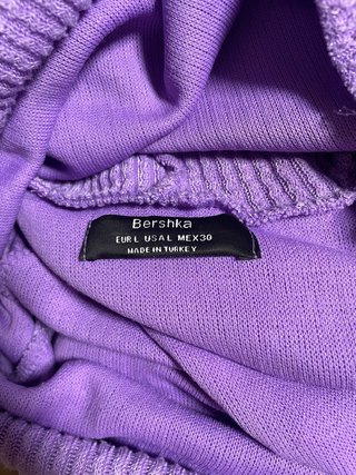 Jersey cuello alto morado talla única