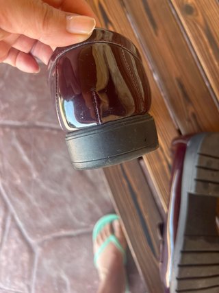 Mocasines de charol burdeos con flecos