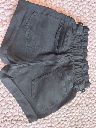 Shorts vaqueros Bershka negros T.32