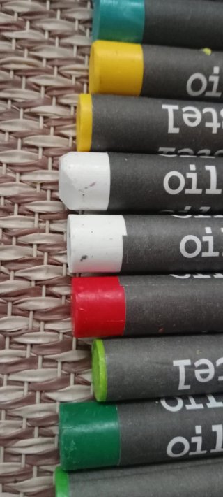 Pasteles de óleo y pinturas acrílicas y otros tipo