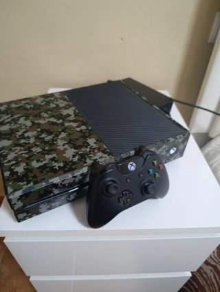 Xbox One 1TB + Mando + Cables