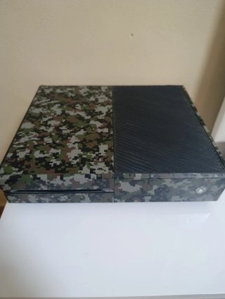 Xbox One 1TB + Mando + Cables