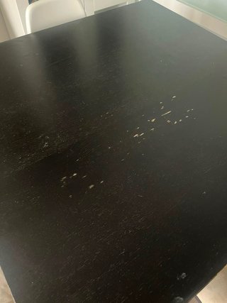 Mesa y 4 sillas comedor negras
