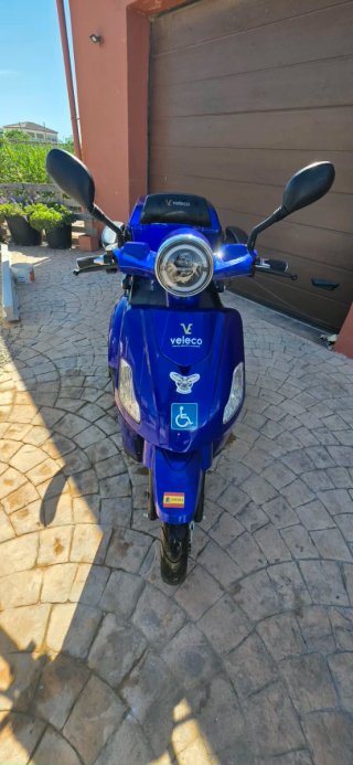 Scooter Eléctrico Azul Veleco