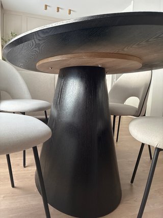 Mesa madera negra y 4 sillas grises NUEVO