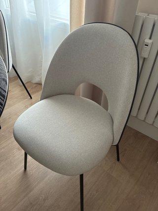 Mesa madera negra y 4 sillas grises NUEVO