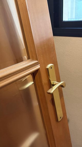 2 Puertas de interior de madera con cristal