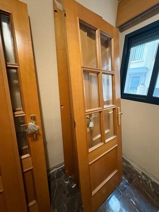 2 Puertas de interior de madera con cristal