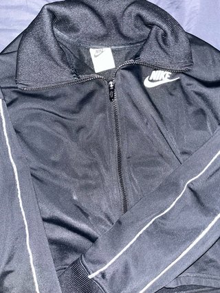 Chaqueta deportiva Nike negra