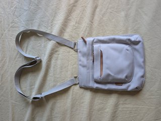 Bolso bandolera Helix beige con varios bolsillos