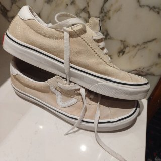 Zapatillas Vans Beige y Blancas