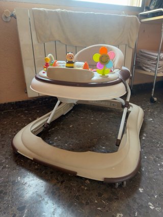 Andador bebé con actividades
