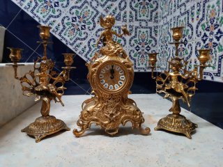 Reloj y 2 candelabros dorados antiguos