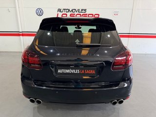 Porsche Cayenne Turbo (2012)