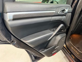 Porsche Cayenne Turbo (2012)