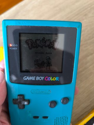 Game Boy Color + Tutti i giochi Pokémon 1a e 2a gen