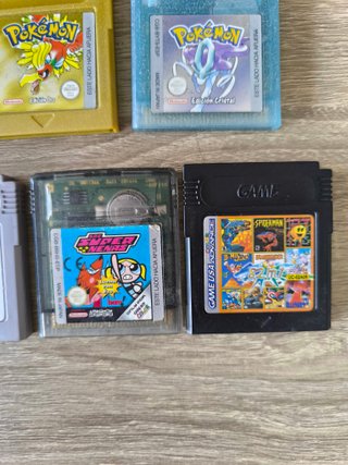 Game Boy Color + Tutti i giochi Pokémon 1a e 2a gen