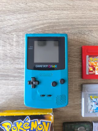 Game Boy Color + Tutti i giochi Pokémon 1a e 2a gen